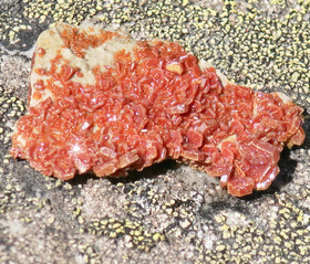 Vanadiniitti 5g 32x22x6mm kidesykerö Marokko 12C