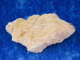 Baryytti kidesykerö 17g  38x20x13mm nro bar1 Marokko