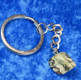 Avaimenperä ryoliitti 