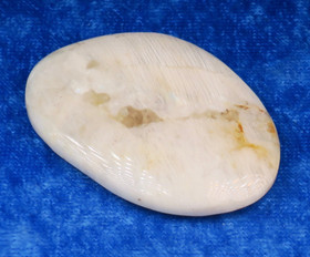 Kuukivi taskukivi 22g 37x35x9mm 50B