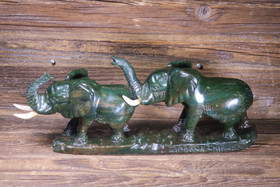 Kiviveistos kaksi elefanttia, verdiittinorsut 1600g Muvez65
