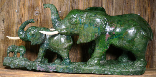 Kiviveistos norsuperhe, 3 elefanttia, verdiitti 11,5kg Muvez1 