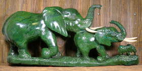 Kiviveistos norsuperhe, 3 elefanttia, verdiitti 11,5kg Muvez1 