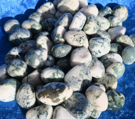 Puuakaatti rumpuhiottu vihreänvalkoinen, Intia. Valitse koko ja hinta