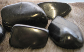 Sungiitti shungite rumpuhiottu. Valitse koko 20-110g