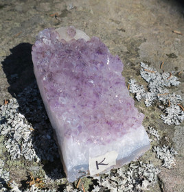 Ametisti  kidesykerö, kalsiitti 767g 140x65x40mm  Brasilia K