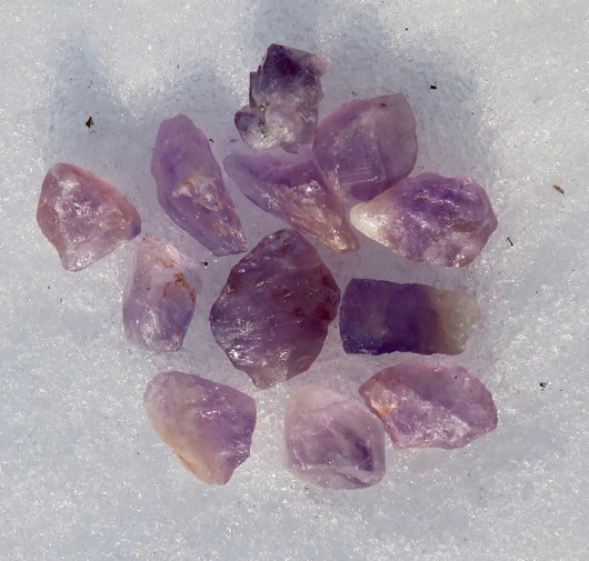 Ametisti raaka Brasilia. Valitse koko ja hinta