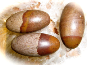 Shiva Lingam 25-30g Shivan muna Intia