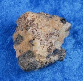 Safiriini raaka 43g nro5 Madagaskar