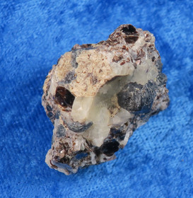 Safiriini raaka 27g nro8 Madagaskar