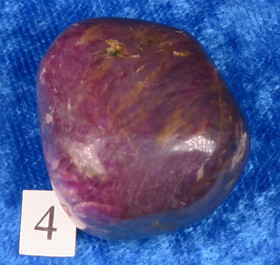 Rubiini rumpuhiottu punainen korundi 27g nro4  Intia