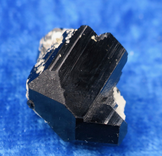 Turmaliini musta kidesykerö 5,7g  Namibia nro2