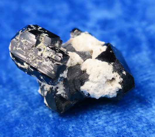 Turmaliini musta kidesykerö 5,7g  Namibia nro2