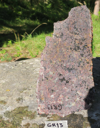 Granaatti siivu 220x120x6-9mm 520g Suomi GR13