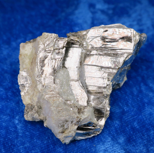 Muskoviitti kidesykerö  55g 55x50x25mm  Norja-Iveland 78X2