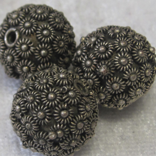 Metallikukkia 15mm irtohelmi