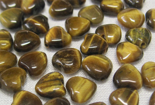 Tiikerinsilmä sydän 10mm irtohelmi