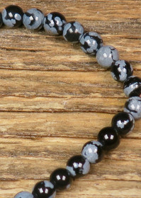 Lumihiutaleobsidiaani 4mm mustaharmaa irtohelmi