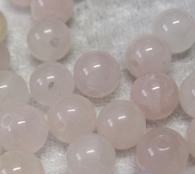 Ruusukvartsi 4mm haalea vaaleanpunainen irtohelmi