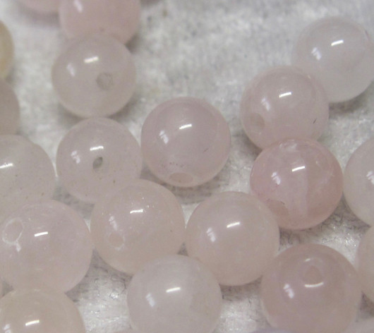 Ruusukvartsi 4mm haalea vaaleanpunainen irtohelmi