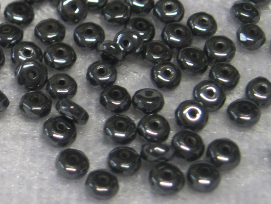 Hematiitti viistehiottu 3x2mm irtohelmi