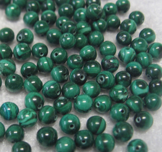 Malakiitti vihreä 8mm irtohelmi