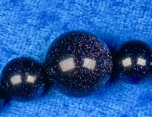 Aventuriini tähtikivi tummansininen synteettinen 10mm irtohelmi