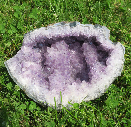 Ametisti kidesykerö 2790g 180x135x120mm takanakin pikku luola AMK2790