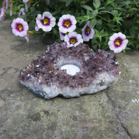 Ametistituikku kidesykerö, sisällä rutiilia 1066g AMT4. Katso video