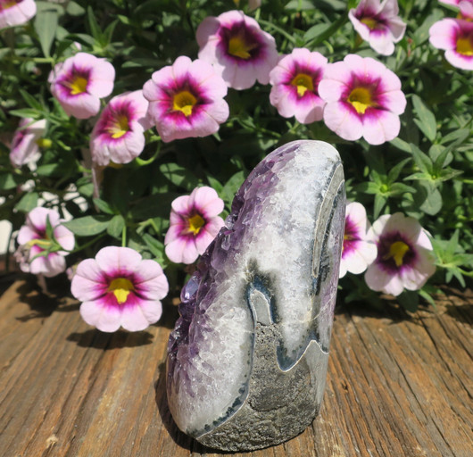 Ametistigeodi hiottu 414g AMG414