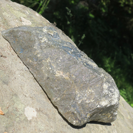 Labradoriitti 1 sivu hiottu 1570g iso 170x130x55mm 54L71 