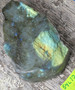 Labradoriitti 1 sivu hiottu 107g 82x50x13mm 54L10