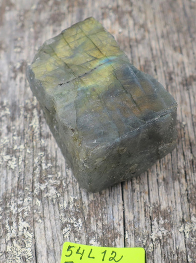 Labradoriitti 1 sivu hiottu 70g 43x27x27mm 54L12