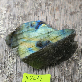 Labradoriitti 1 sivu hiottu 57g 45x40x23mm 54L14