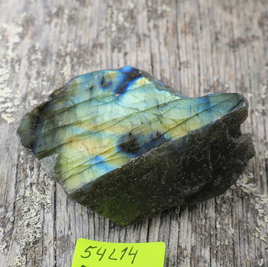 Labradoriitti 1 sivu hiottu 57g 45x40x23mm 54L14