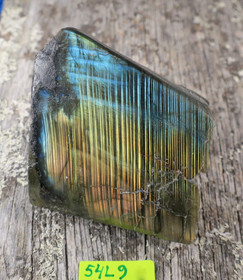 Labradoriitti 1 sivu hiottu 111g 53x50x20mm 54L9