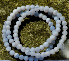 Rannekoru kalsedoni 6mm pitsiakaatti