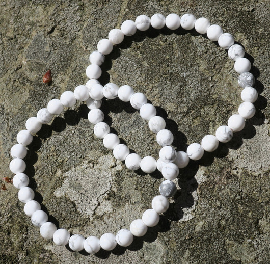 Rannekoru magnesiitti valkoinen 6mm, 17-18cm