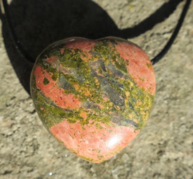 Riipus unakiitti 3x3cm porattu sydän