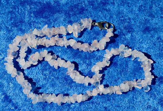 Helmet ruusukvartsi 45cm sipsi