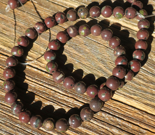 Jaspis 6mm tummanruskea irtohelmi