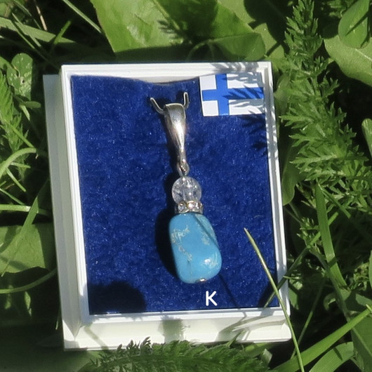 Riipus magnesiitti ja särötetty vuorikide jää-ice zirkonikoristen