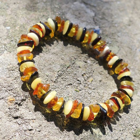 Rannekoru meripihka, monivärinen sipsi. 14-15cm lasten koko