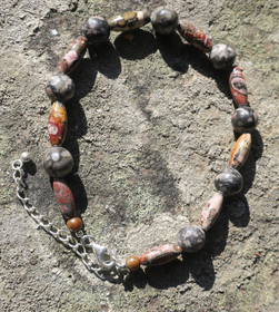 Rannekoru fossiilijaspis 8mm ja leopardijaspis FOS77