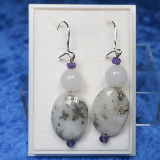 Korvakorut pyriitti lumikvartsi ametisti LUMI1