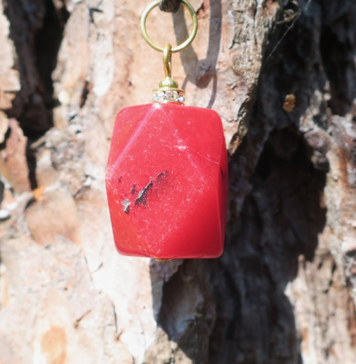 Riipus punainen synteettinen aventuriini 20x14mm zirkonikoristein RIA1