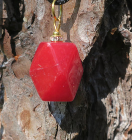 Riipus punainen synteettinen aventuriini 20x14mm zirkonikoristein RIA1