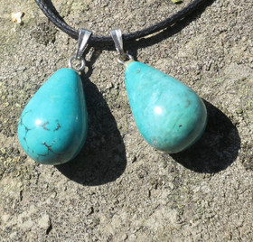 Riipus magnesiitti turkoosivärjätty pisara 18mm