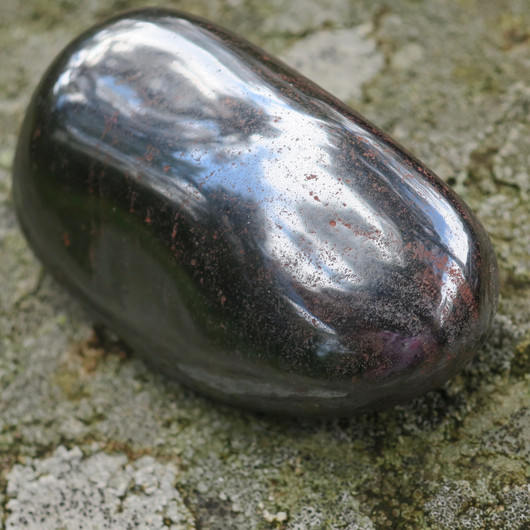 Hematiitti rumpuhiottu 153g 60x37x24mm Brasilia