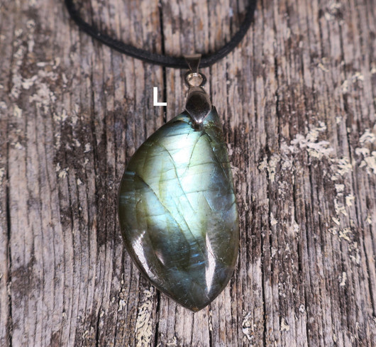 Riipus labradoriitti 6-7g nro J ja K ja L